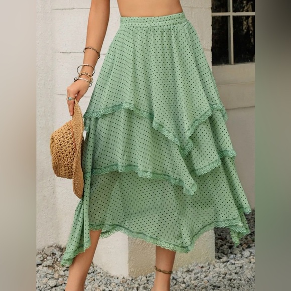 Minimalist Lace Detail Layered Printed Skirt - Picture 3 of 7